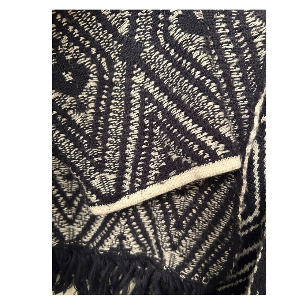 Ruby Rd. Navy and White Geometric Fringe Cardigan - Picture 13 of 15